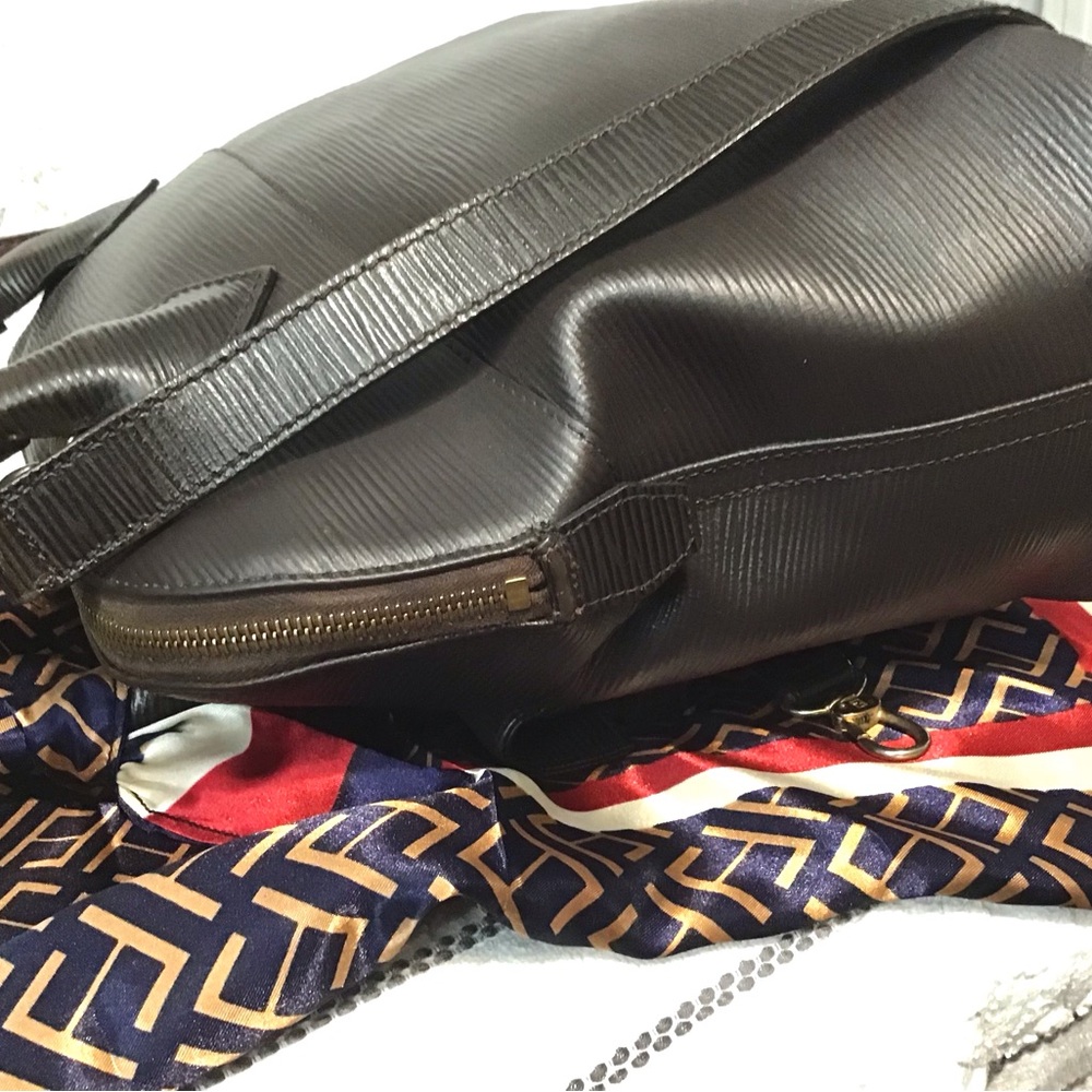 Fendi Bags - Picture 11 of 16